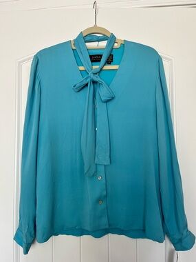 Dana Buchman Silk Blend Turquoise Bow-Tie Blouse Size 8